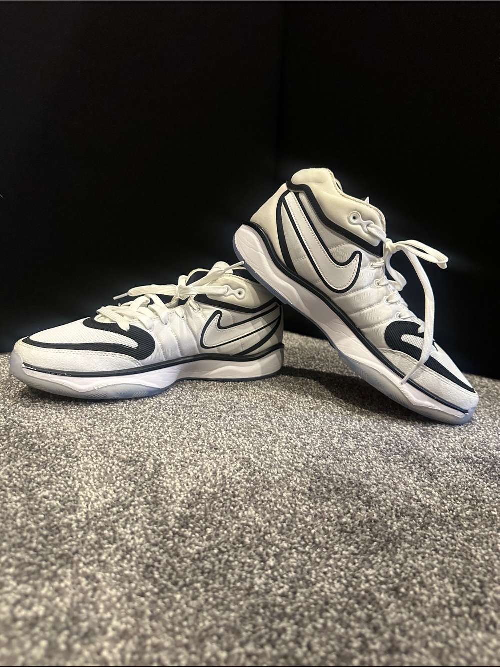 Nike Air Zoom GT Hustle 2 basketball sneakers